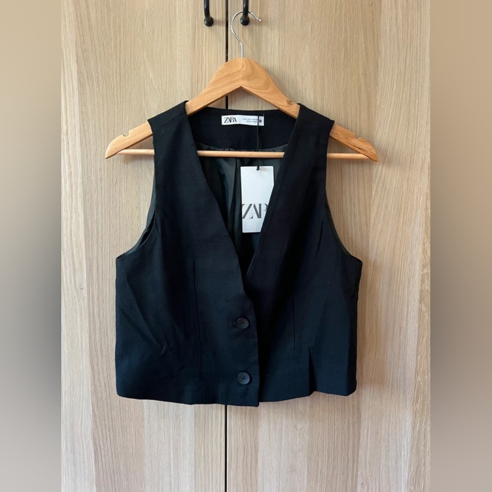 Zara Black Buttoned Vest